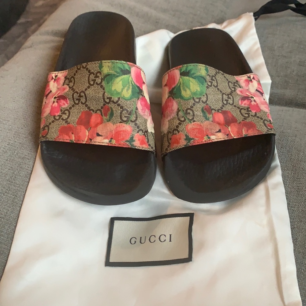 Gucci floral flip flops
